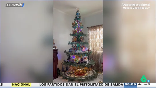 Un creativo vecino de California sorprende con un original árbol navideño construido con trenes de miniatura Un creativo vecino de California sorprende con un original árbol navideño construido con trenes de miniaturad
