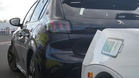 Así es el extensor de autonomía con el que las paradas para cargar con el coche eléctricos se reducen a 2 minutos Así es el extensor de autonomía con el que las paradas para cargar con el coche eléctricos se reducen a 2 minutos