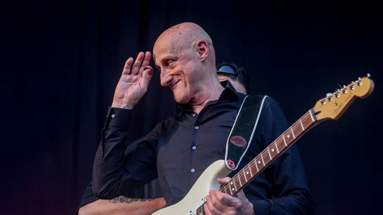 El cantante y guitarrista del grupo Ilegales, Jorge Martínez. El cantante y guitarrista del grupo Ilegales, Jorge Martínez.