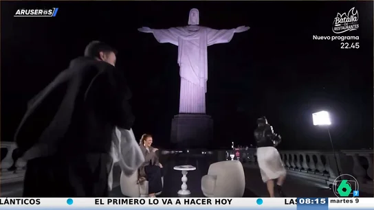 El vídeo viral de Rosalía tras salir corriendo de una cucaracha en plena entrevista en Brasil El vídeo viral de Rosalía tras salir corriendo de una cucaracha en plena entrevista en Brasil