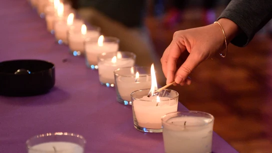 Imagen de archivo de una concentración contra la violencia machista Imagen de archivo de una concentración contra la violencia machista