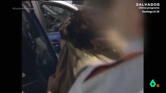 El "ataque de rabia" de Remedios Sánchez cuando los Mossos encontraron los trofeos de sus víctimas: "Se vio su carácter violento" Joan Miquel Capell, comisario de los Mossos d'Esquadra, recuerda en este vídeo cómo fue el registro de la casa de Remedios Sánchez, 'la Matayayas', en el que se encontraron joyas y trofeos de sus víctimas.