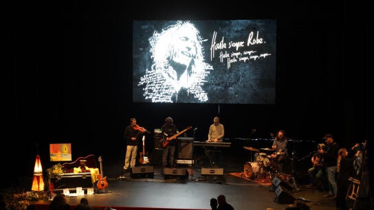 Homenaje a Robe Iniesta en Plasencia