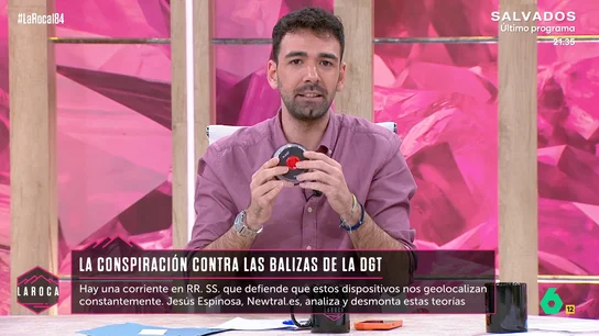 Jesús Espinosa desmonta los bulos virales en torno a las balizas de la DGT: "La geolocalización solo funciona cuando está activada" Jesús Espinosa desmonta los bulos virales en torno a las balizas de la DGT: "La geolocalización solo funciona cuando está activada"