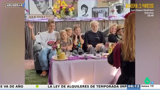 De los 100 años de Dick Van Dyke al baile de la madre de Jennifer Lopez: los cumpleaños de los famosos, en vídeo De los 100 años de Dick Van Dyke al baile de la madre de Jennifer Lopez: los cumpleaños de los famosos, en vídeo
