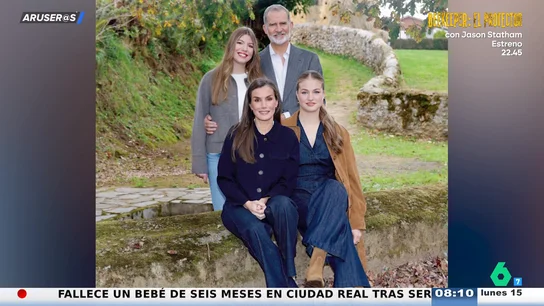 Alfonso Arús analiza la felicitación navideña de los reyes Felipe y Letizia con sus hijas: "Echo de menos un disfraz de elfo" Alfonso Arús analiza la felicitación navideña de los reyes Felipe y Letizia con sus hijas: "Echo de menos un disfraz de elfo"