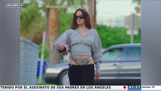 De un cinturón de castidad a varios perros: las pistas del videoclip de 'La Perla' de Rosalía que señalarían a Rauw Alejandro De un cinturón de castidad a varios perros: las pistas del videoclip de 'La Perla' de Rosalía que señalarían a Rauw Alejandro