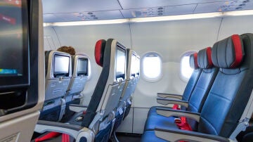 Asientos de un avi&oacute;n