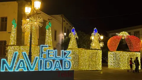 Corona de los Reyes Magos en la Plaza de San Juan, Telde Corona de los Reyes Magos en la Plaza de San Juan, Telde