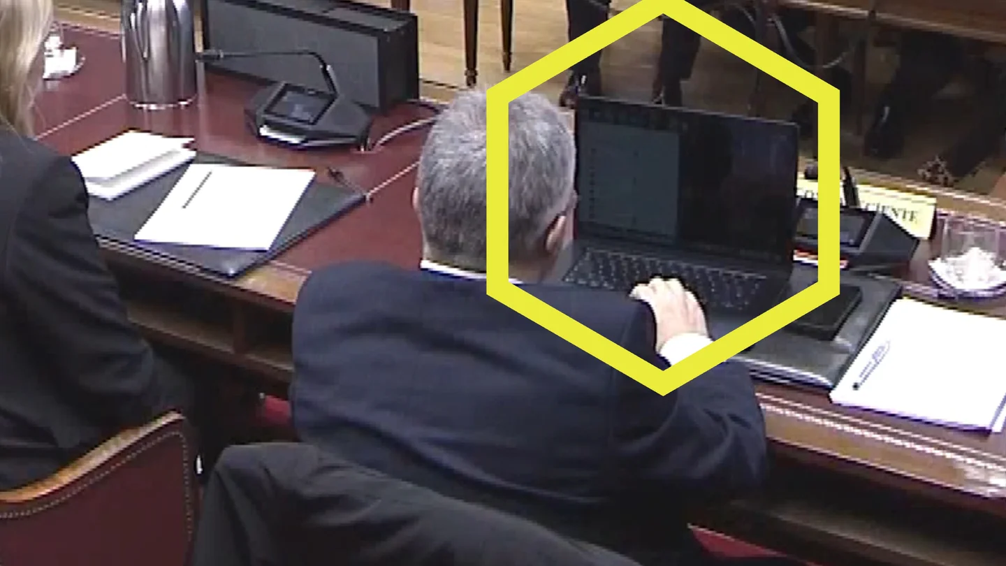 Santos Cerdán en la comisión de investigación del Senado. Santos Cerdán en la comisión de investigación del Senado.
