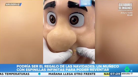 El muñeco con espinillas para reventar: el inesperado y desconcertante regalo estrella de esta Navidad El muñeco con espinillas para reventar: el inesperado y desconcertante regalo estrella de esta Navidad