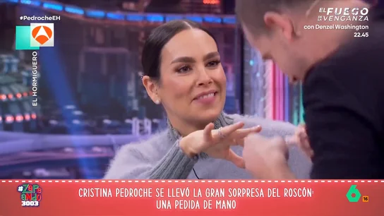 Dabiz Muñoz pide matrimonio a Cristina Pedroche con el premio del roscón en El Hormiguero La zapeadora ha estado este miércoles en el programa de Pablo Motos para hablar sobre el look que ha escogido para las campanadas, pero, además, también recibía la visita de su marido, el chef Dabiz Muñoz.