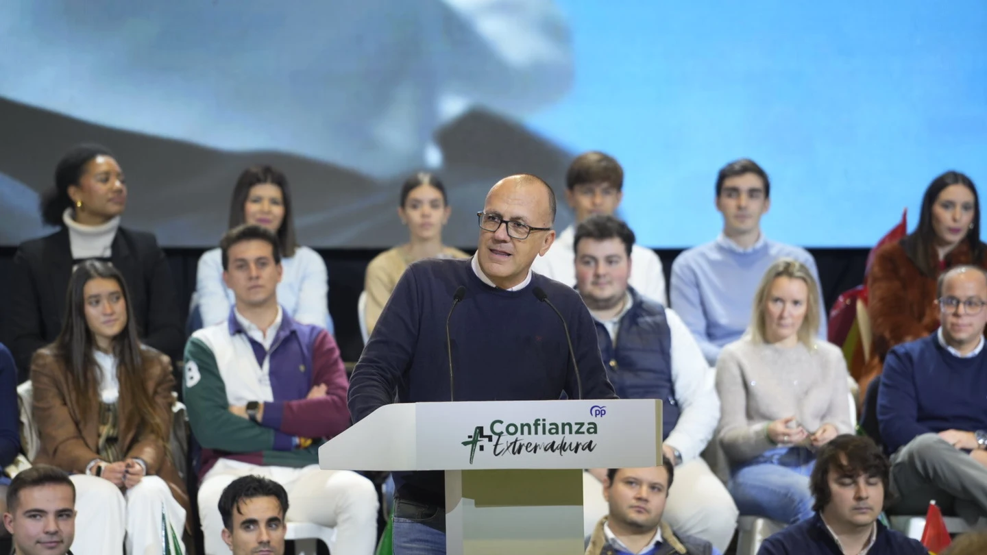 El alcalde de Navalmoral de la Mata, Enrique Hueso, en un acto del PP extremeño en Cáceres. El alcalde de Navalmoral de la Mata, Enrique Hueso, en un acto del PP extremeño en Cáceres.