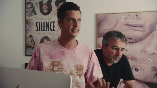 Eduardo Casanova revela que tiene VIH en un documental de Atresmedia: "Rompo este silencio tan desagradable y doloroso. Lo hago con dignidad" Eduardo Casanova revela que tiene VIH en un documental de Atresmedia: "Rompo este silencio tan desagradable y doloroso. Lo hago con dignidad"