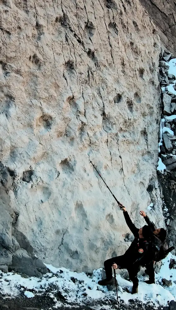 Descubrimiento del famoso “valle de los dinosaurios”, en el Parque Nacional de Stelvio, en los Dolomitas italianos. Descubrimiento del famoso “valle de los dinosaurios”, en el Parque Nacional de Stelvio, en los Dolomitas italianos.