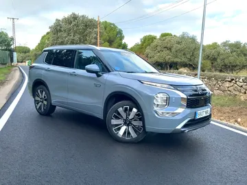 Mitsubishi Outlander PHEV Mitsubishi Outlander PHEV