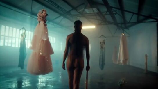 Cristina Pedroche aparece desnuda para revelar m&aacute;s pistas sobre su vestido de Campanadas: "Pues s&iacute;,&nbsp;lo&nbsp;voy&nbsp;a&nbsp;hacer"