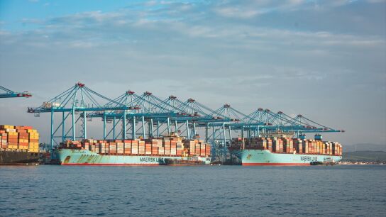 Dos buques portacontenedores en Algeciras