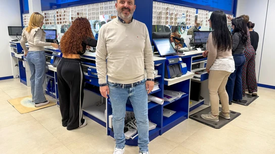 El gerente de Loterías Manises, Rafa Sanchis, antes del sorteo de la Lotería de Navidad de 2025 El gerente de Loterías Manises, Rafa Sanchis, antes del sorteo de la Lotería de Navidad de 2025