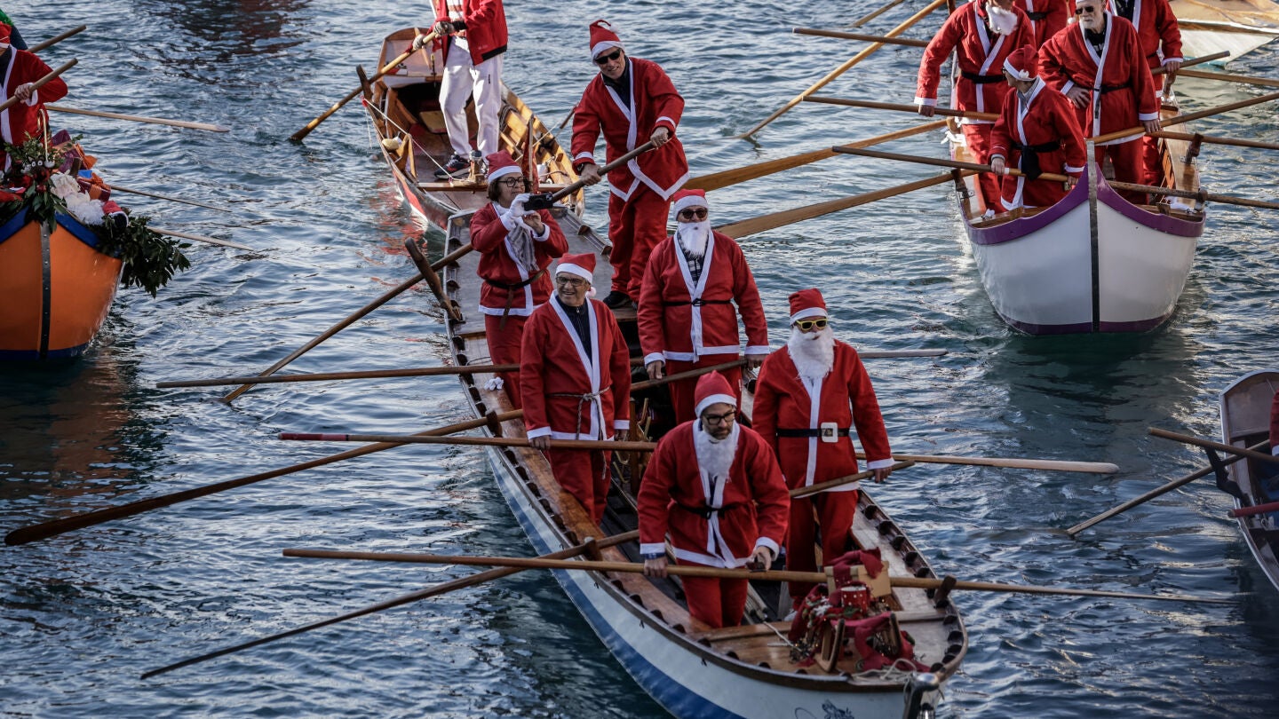 Pap&aacute; Noel en g&oacute;ndola en Venecia