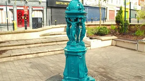 Fuente Wallace Fuente Wallace