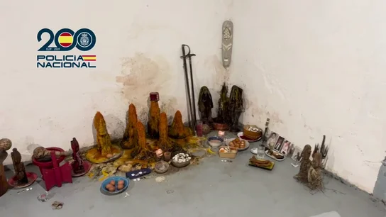 Cinco detenidos tras ser desarticulada una secta que sometía a sus adeptos con sacrificios animales Cinco detenidos tras ser desarticulada una secta que sometía a sus adeptos con sacrificios animales