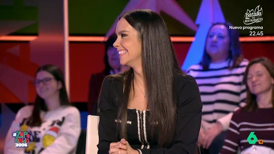 Cristina Pedroche da más detalles sobre su vestido de Nochevieja, en vídeo: "Llevo un discurso muy potente" La zapeadora es la encargada, junto a Alberto Chicote, de despedir el año en Atresmedia y su look sigue ocupando titulares. Por ese motivo, Dani Mateo no ha podido evitar preguntar a Cristina sobre su vestido.