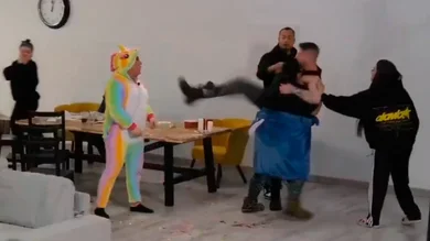 La Asociación de Usuarios de la Comunicación pide a la CNMC que investigue "La casa de los gemelos 2" por violencia, discriminación y riesgos para menores La Asociación de Usuarios de la Comunicación pide a la CNMC que investigue "La casa de los gemelos 2" por violencia, discriminación y riesgos para menores