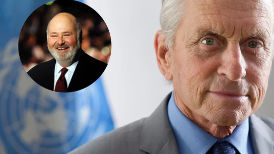 Michael Douglas, en una imagen de la ONU, junto a una fotografía de Rob Reiner Michael Douglas, en una imagen de la ONU, junto a una fotografía de Rob Reiner