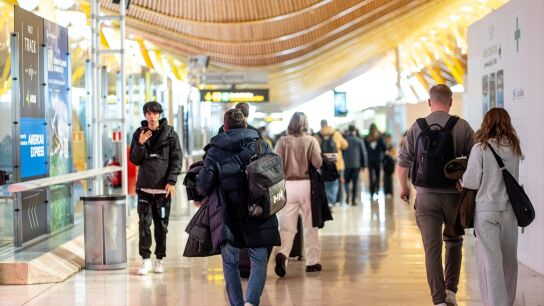 Personas en un aeropuerto