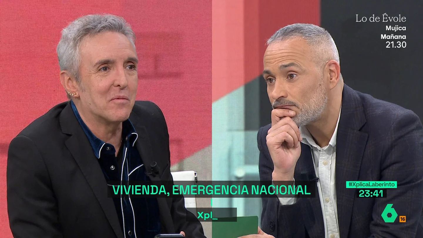 Ramoncín: "Que un chaval siga viviendo con sus padres porque no puede permitirse un alquiler es una auténtica emergencia" Ramoncín: "Que un chaval siga viviendo con sus padres porque no puede permitirse un alquiler es una auténtica emergencia"