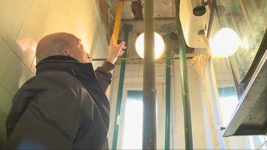 Un jubilado denuncia presiones de una orden religiosa para que abandone su casa tras vivir en ella 67 años y no poder pagar la subida del alquiler Un jubilado denuncia presiones de una orden religiosa para que abandone su casa tras vivir en ella 67 años y no poder pagar la subida del alquiler