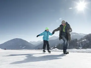 Lago Wissensee en Carintia, Austria Lago Wissensee en Carintia, Austria