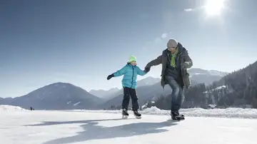 Lago Wissensee en Carintia, Austria Lago Wissensee en Carintia, Austria