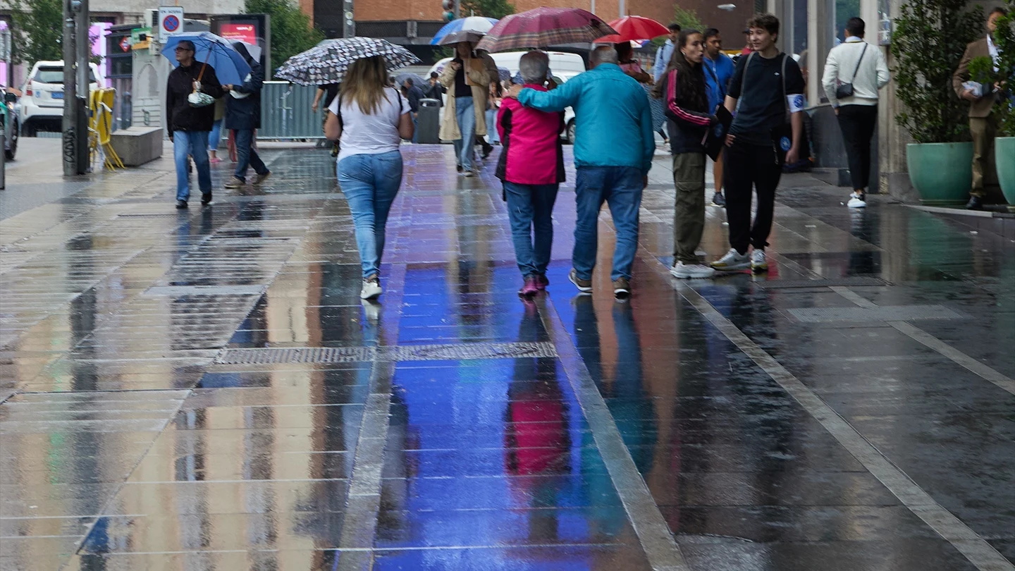 Intensas lluvias y tormentas mantienen en vilo este lunes a cinco comunidades con alertas amarillas Intensas lluvias y tormentas mantienen en vilo este lunes a cinco comunidades con alertas amarillas