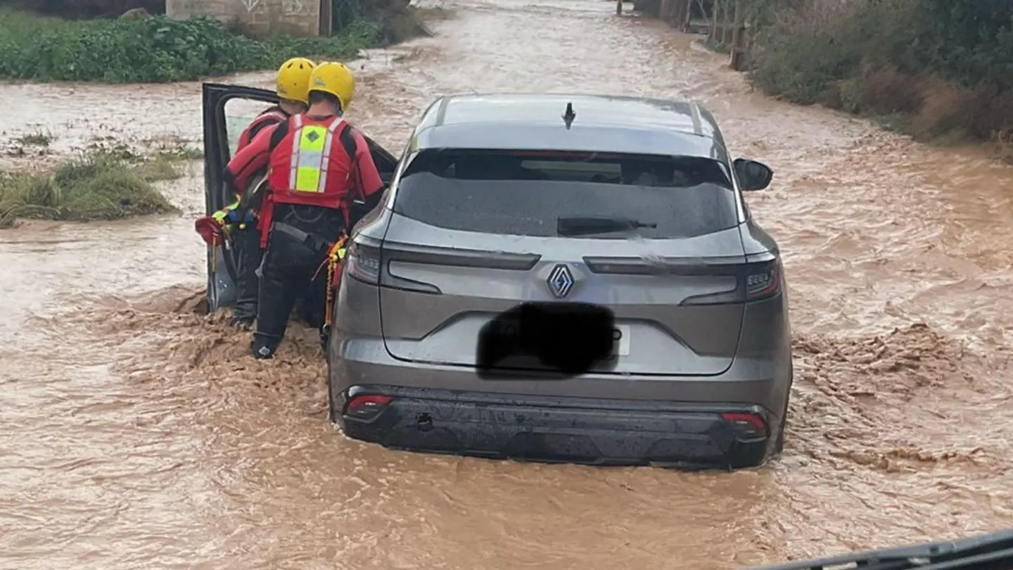 Los Bomberos rescatan a un hombre en Pulpí, Almería. Los Bomberos rescatan a un hombre en Pulpí, Almería.