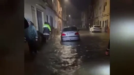 Desalojan a 38 personas residentes en la calle Levante de Pobla Llarga, Valencia Desalojan a 38 personas residentes en la calle Levante de Pobla Llarga, Valencia