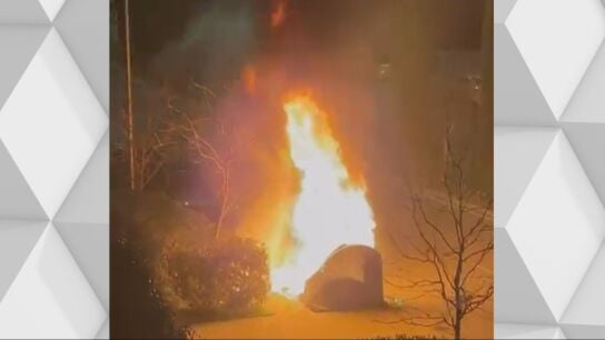 La Nochevieja deja un 20% m&aacute;s de incendios en Madrid y 117 personas detenidas en Catalu&ntilde;a