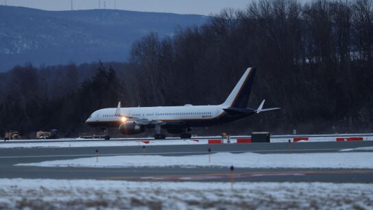 Imagen del avi&oacute;n que transporta a Nicol&aacute;s Maduro aterrizando en Nueva York