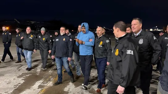 Nicolás Maduro, a su llegada a EEUU detenido. Nicolás Maduro, a su llegada a EEUU detenido.