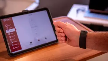 La revolucionaria pulsera de las Ray-Ban de Meta con pantalla La revolucionaria pulsera de las Ray-Ban de Meta con pantalla