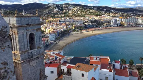 Vista de la playa de Peñíscola desde el castillo Vista de la playa de Peñíscola desde el castillo