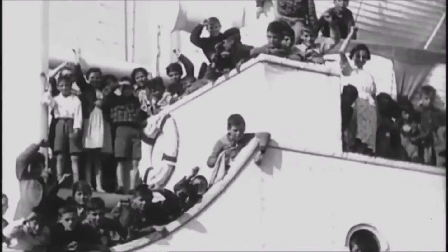 Los niños republicanos evacuados durante la Guerra Civil española. Los niños republicanos evacuados durante la Guerra Civil española.