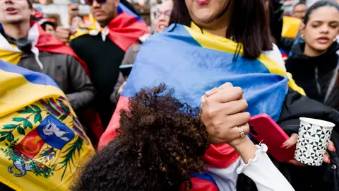 Venezolanos salen a las calles de Madrid para celebrar la caída del régimen de Maduro Venezolanos salen a las calles de Madrid para celebrar la caída del régimen de Maduro