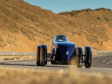 &iquest;Es este el coche definitivo? La estrella fugaz de Renault que ya recorre 1.000 km sin parar a cargar