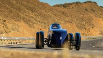 &iquest;Es este el coche definitivo? La estrella fugaz de Renault que ya recorre 1.000 km sin parar a cargar