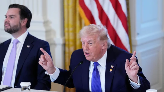 El presidente de Estados Unidos, Donald Trump, gesticula durante su reunión con petroleras sobre Venezuela El presidente de Estados Unidos, Donald Trump, gesticula durante su reunión con petroleras sobre Venezuela