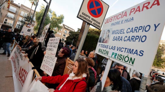 Las asociaciones de v&iacute;ctimas de la dana celebran una concentraci&oacute;n ante el juzgado de Catarroja