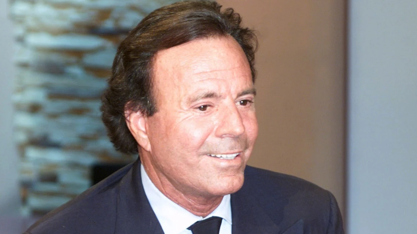 Imagen de archivo de Julio Iglesias Imagen de archivo de Julio Iglesias