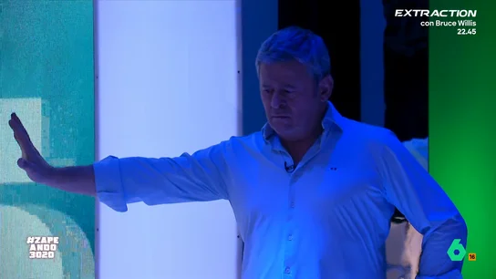 Miki Nadal abandona el plató debido a la derrota del Real Madrid contra el Albacete, en vídeo El zapeando es forofo del equipo merengue y cuando sus compañeros han compartido el resultado del partido ha decidido abandonar el plató, muy triste. ¿Habrán conseguido que vuelva? Descúbrelo en el vídeo principal.